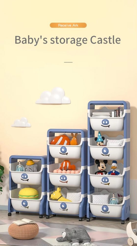 Little Mom Organizator pentru copii Piggy Blue cu 2 nivele echipat cu 2 cutii deschise prevazut cu roti dimensiuni 63x40x27 cm