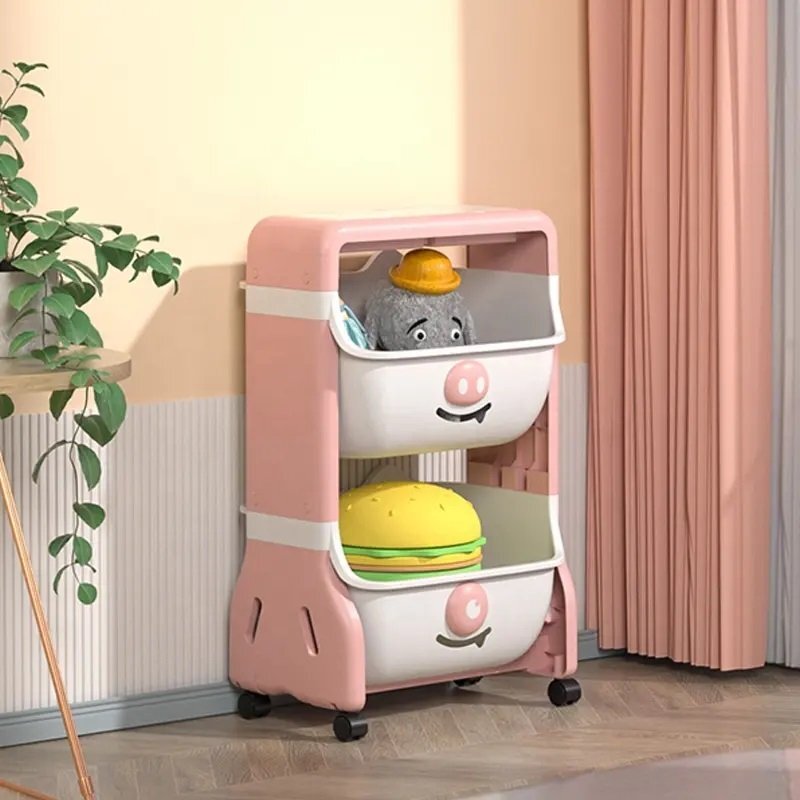 Little Mom Organizator pentru copii Piggy Pink cu 2 nivele echipat cu 2 cutii deschise prevazut cu roti dimensiuni 63x40x27 cm