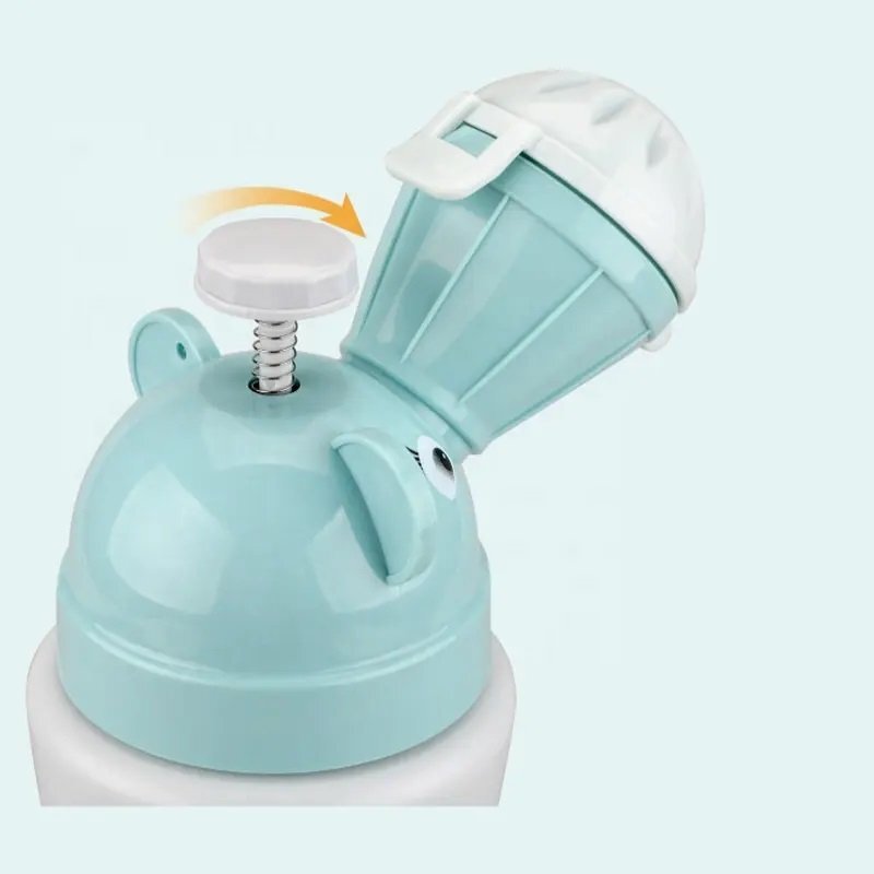 Little Mom Pisoar portabil pentru baietei Travel Blue reutilizabil design ergonomic si intuitiv dimensiune 22 x 8 cm capacitate 500 ml