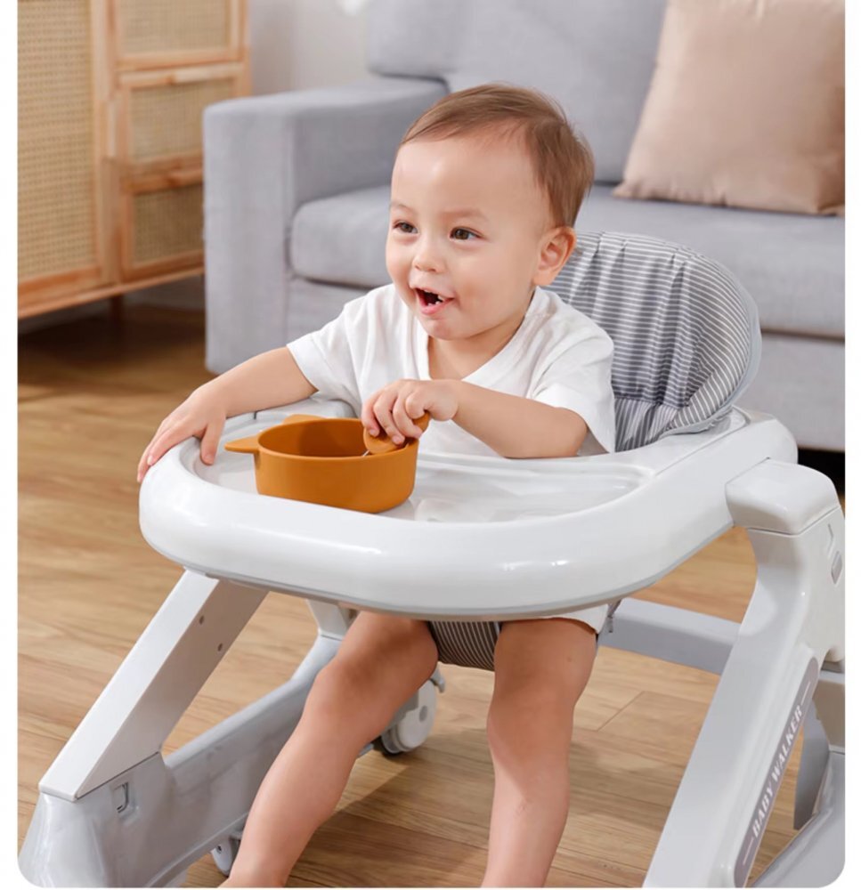 Little Mom Premergator pentru copii Driver Grey cu sezut reglabil in inaltime panou interactiv cu sunete roti silentioase pivotante 360 sistem de franare dimensiune 70 x 58 x 56cm