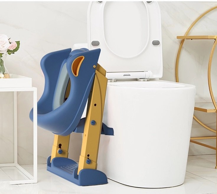Little Mom Reductor toaleta pentru copii Navy pliabil cu trepte antiderapante manere ergonomice si treapta reglabila pe 2 nivele de inaltime colac moale din spuma PVC design anti-stropire compatibilitate universala