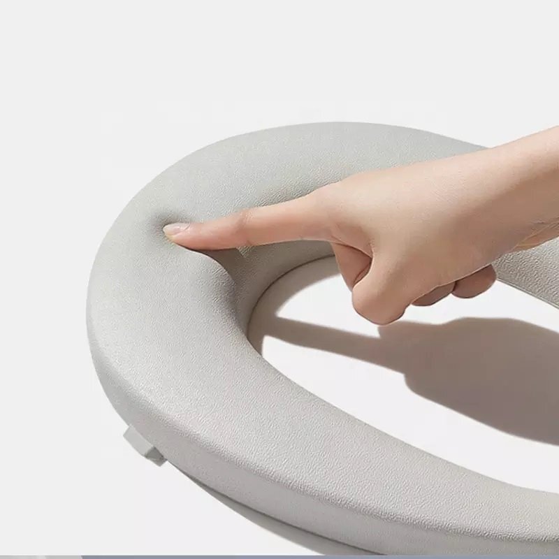 Little Mom Reductor toaleta pentru copii Potty Training Pink pliabil cu sezut moale din spuma PU reglabil pe inaltime 5 nivele manere ergonomicepentru copii cu varsta pana la 7 ani compatibilitate universala