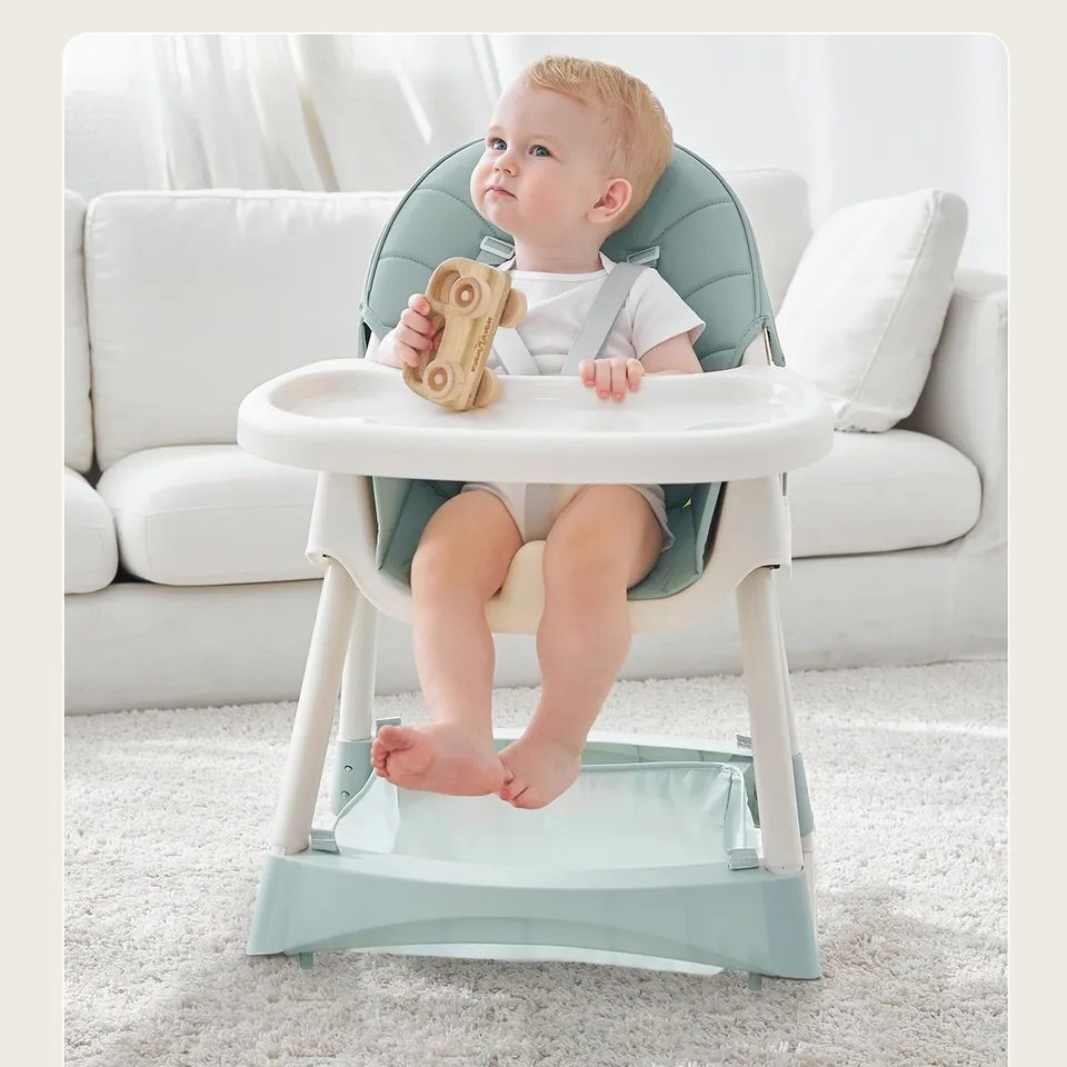 Little Mom Scaun de masa multifunctional 3 in 1 Rocking Chair Blue transformabil in balansoar cu husa detasabila spatar reglabil inaltime reglabila masuta detasabila si roti