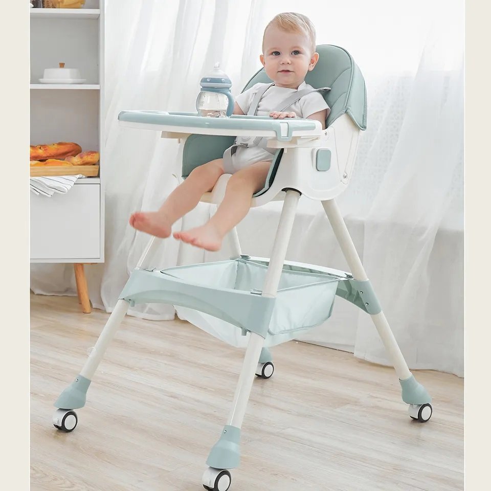 Little Mom Scaun de masa multifunctional 3 in 1 Rocking Chair Pink transformabil in balansoar cu husa detasabila spatar reglabil inaltime reglabila masuta detasabila si roti