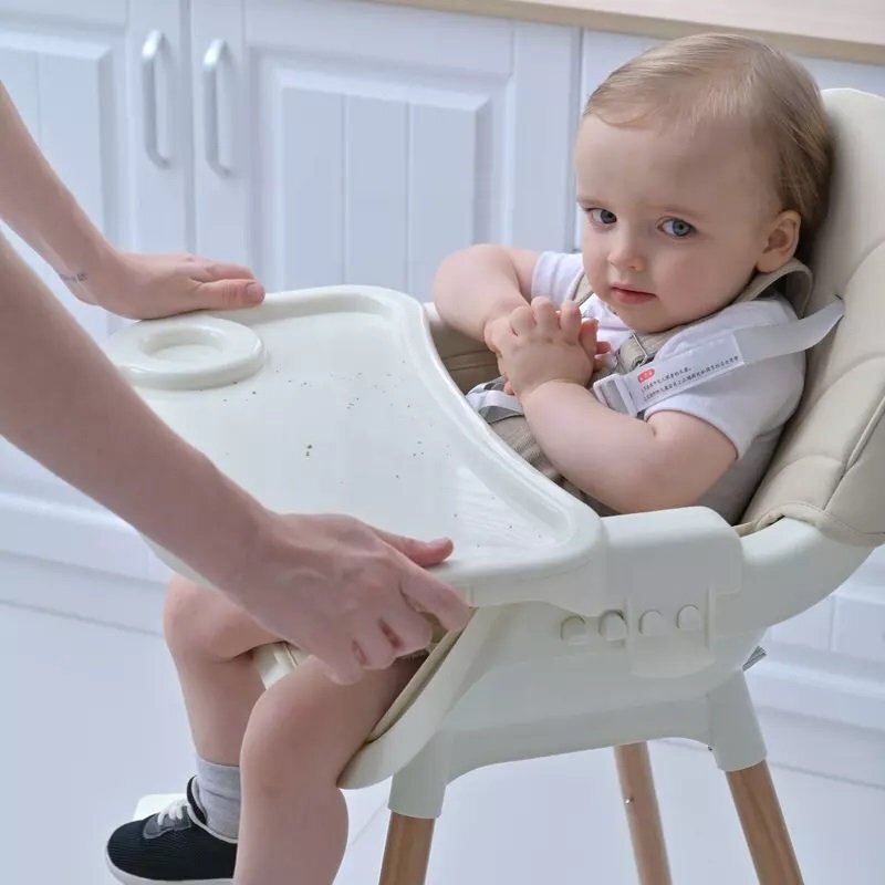 Little Mom Scaun de masa pentru bebelusi si copii Nordic Yellow 2 in 1 cu inaltime ajustabila varsta 6-60 luni Tavita dubla reglabila centura de siguranta in 5 puncte suport pentru picioare
