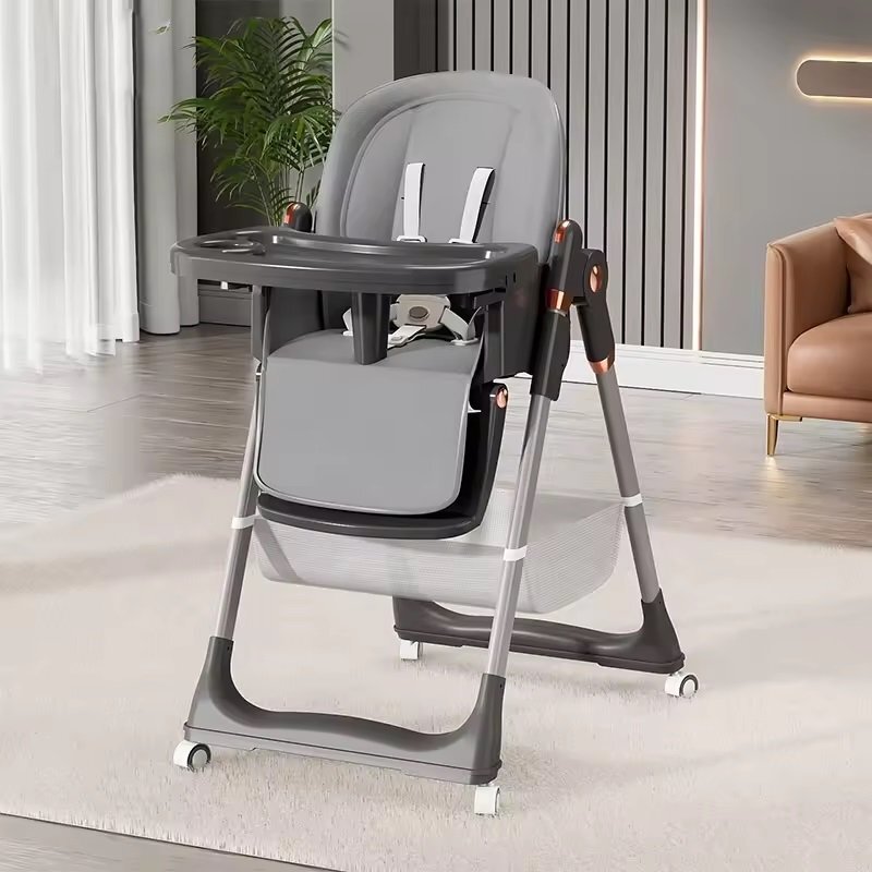 Little Mom Scaun de masa pentru copii Grey multifunctional 3 in 1 pliabil cu tavita dubla extensibila roti cu sistem de blocare cos pentru accesorii si husa detasabila dimensiune 71 x 48 x 89 cm