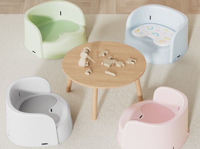 Little Mom Scaun de masa pentru copii Pink design ergonomic robust dotat cu pernuta din PVC centura de siguranta margini rotunjite dimensiune 35 x 33.5 x 19 cm