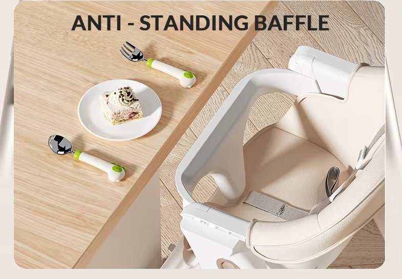 Little Mom Scaun de masa ultrapliabil pentru bebelusi cu structura piramidala design anti-ridicare echipat cu roti tavita si suport de picioare ajustabile manere de sustinere dimensiune 54 x 67 x 88 cm Grey