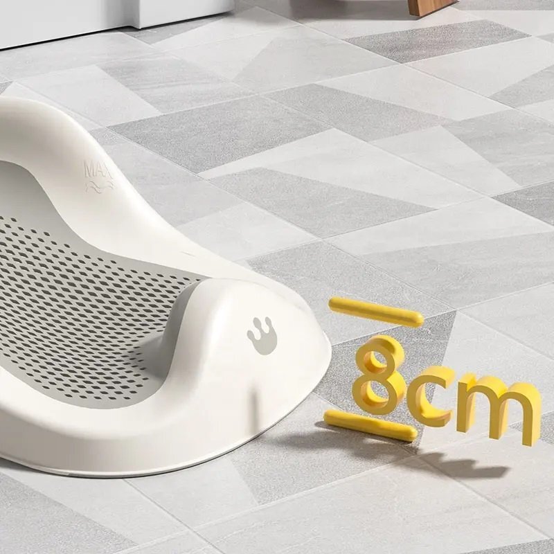 Little Mom Suport anatomic bebelusi Royal Grey pliabil pentru cadita copii prevazut cu tetiera confortabila suprafata texturata si gaurele mici de scurgere apa dimensiune 54.3 x 30.3 x 17.6 cm