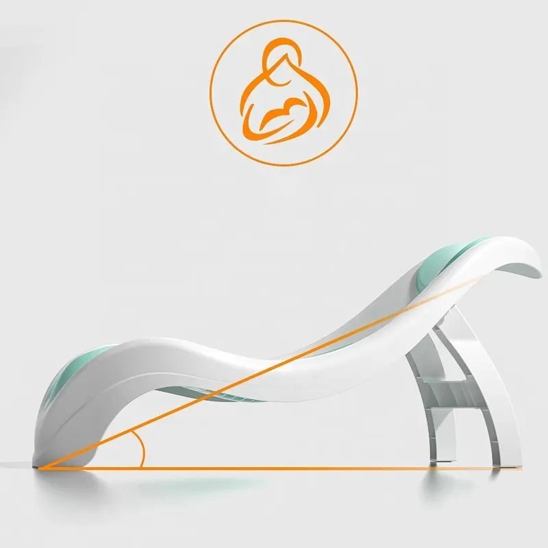 Little Mom Suport de baie pentru bebelusi Grey design ergonomic pliabil prevazut cu tetiera si suprafata texturata cu gauri de scurgere a apei dimensiune 54 x 27.5 x 22 cm