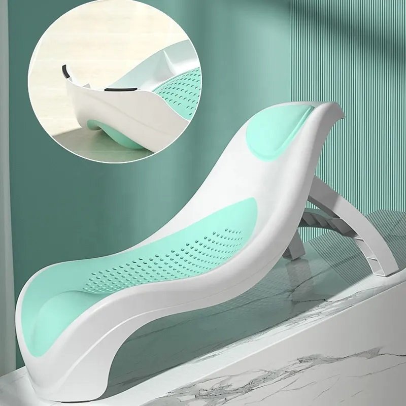 Little Mom Suport de baie pentru bebelusi Grey design ergonomic pliabil prevazut cu tetiera si suprafata texturata cu gauri de scurgere a apei dimensiune 54 x 27.5 x 22 cm