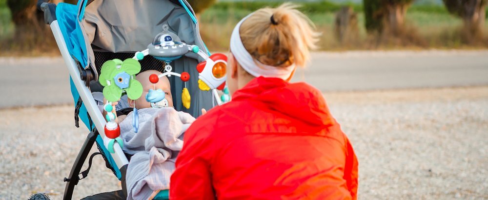 MalPlay Arcada pentru carucior sau patut copii muzicala cu jucarii suspendare ajustabila si pliabila multicolor 0-36 luni