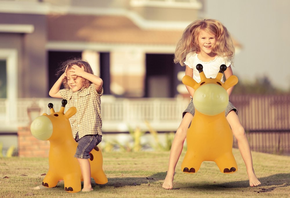 MalPlay Jucarie gonflabila din cauciuc de sarit pentru copii cu pompa inclusa utilizare versatila portabila dimensiune 46 x 55 x 25 cm yellow giraffe