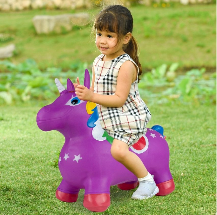 MalPlay Unicorn din cauciuc gonflabil pentru interiorexterior cu pompa inclusa material rezistent si durabil 59 x 50 x 24 cm Mov