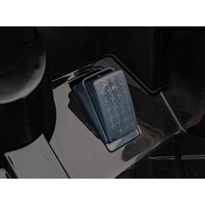 Maserati Masinuta electrica pentru copii Ghibli negru 60W cu telecomanda pornire lenta lumini suspensii panou audio scaun piele si roti din spuma Eva