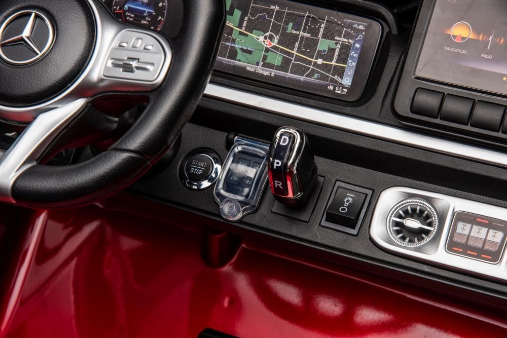 MERCEDES-BENZ Masinuta electrica pentru copii Mercedes Benz G63 XXL tractiune 4x4 cu telecomanda 2.4G 4 motoare de 200W fiecare baterie de 2x24V7Ah faruri luminoase cu USB Bluetooth si afisaj LCD MP4 dimensiune 158 x 93 x 81 cm