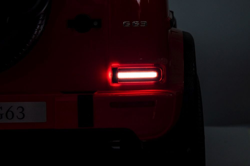 MERCEDES-BENZ Masinuta electrica pentru copii Mercedes G63 XXL Red design realist 4 motoare x55W cu bluetooth port USB MP3 lumini LED fataspate centuri de siguranta cauciucuri EVA dimensiune 158 x 93 x 81 cm