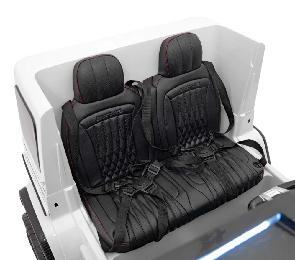 MERCEDES-BENZ Masinuta electrica pentru copii Mercedes G63 XXL White design realist 4 motoare x55W cu bluetooth port USB MP3 lumini LED fataspate centuri de siguranta cauciucuri EVA dimensiune 158 x 93 x 81 cm