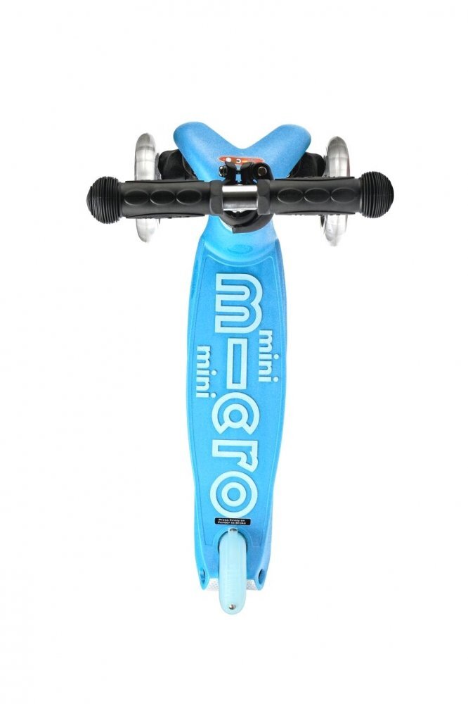 MICRO Trotineta Mini2go Deluxe Blue cu 3 roti scaunel spatiu depozitare ghidon telescopic roti din silicon greutate admisa 50 kg