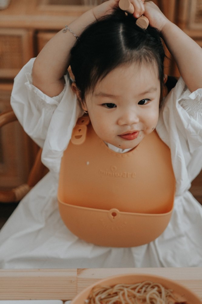 Miniware Baveta bebelusi Roll Lock Toffee