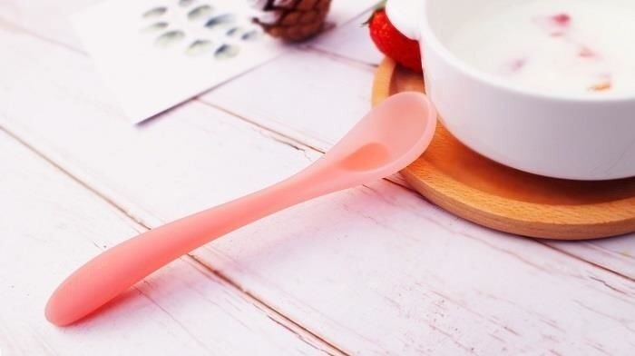 Mombella Lingurita silicon roz