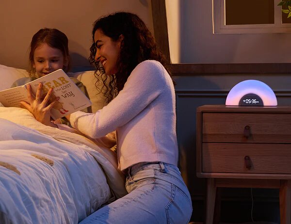 Momcozy Lampa DreamSync smart cu sunete si muzica rainbow light