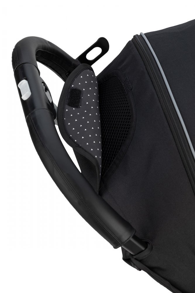 Momi Carucior sport Estelle Black