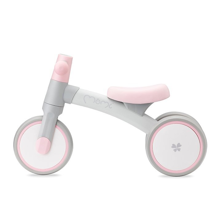 Momi Tricicleta fara pedale pentru copii Tedi Pink recomandata de la 1 an pana la greutatea maxima de 25 kg stabila roti sigure pentru podea usoara cadru robust