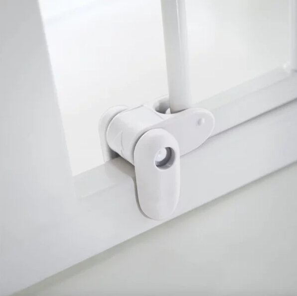 Munchkin Poarta de siguranta din Metal Maxi Secure white
