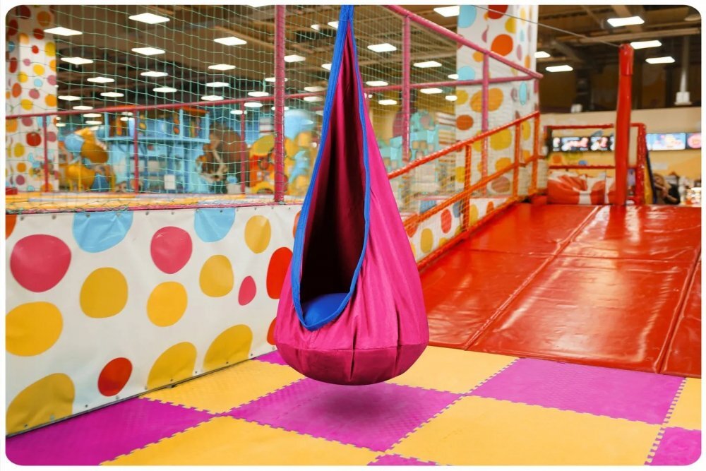 Neo Sport Hamac tip Cocoon pentru copii 140 x 55 cm Neo-Sport Cocoon Pink utilizare interiorexterior capacitate maxima 80 kg husa detasabila si lavabila perna gonflabila inclusa