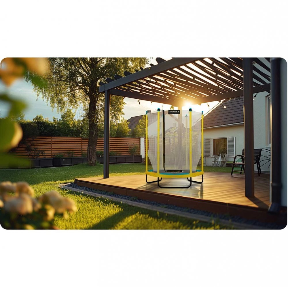 Neo Sport Trambulina de gradina pentru copii 140 cm 4.5ft Neo-Sport GalbenPlasa exterioara Stalpi metalici cu protectie din burete Intrare cu fermoar si catarama Covoras impermeabil flexibil