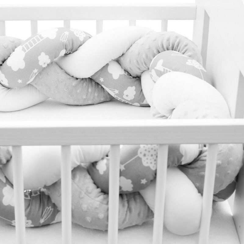 New Baby Protectie laterala pentru patut tip bumper impletit 225 cm Grey with clouds