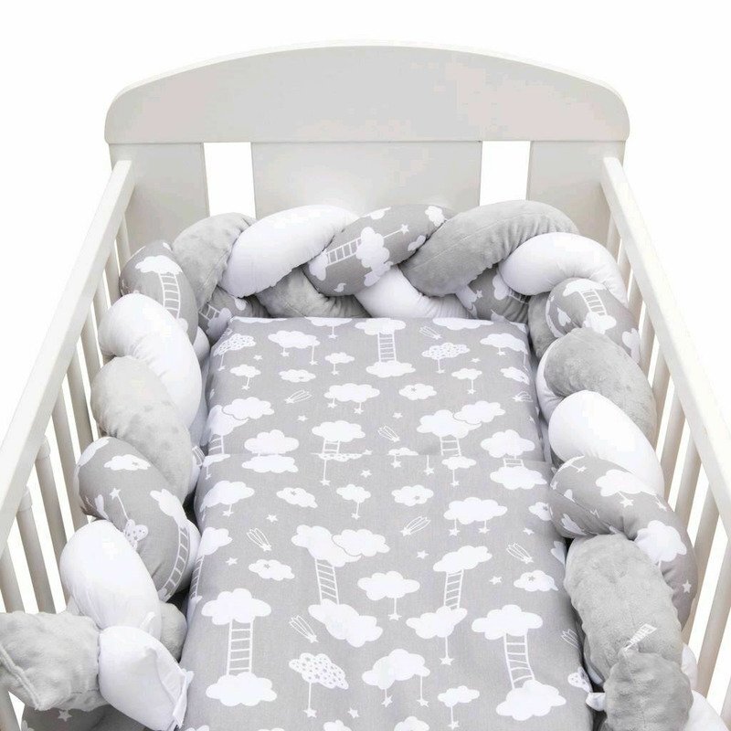 New Baby Protectie laterala pentru patut tip bumper impletit 225 cm Grey with clouds