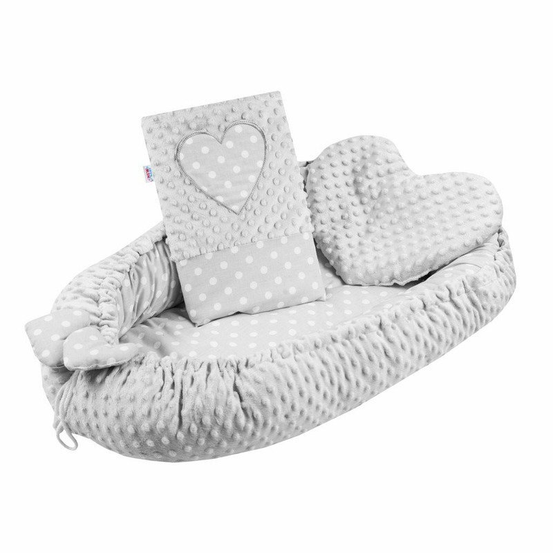 New Baby Set 3 piese Luxury Baby Nest cu doua fete cu paturica si pernuta in forma de inima Minky Heart Grey