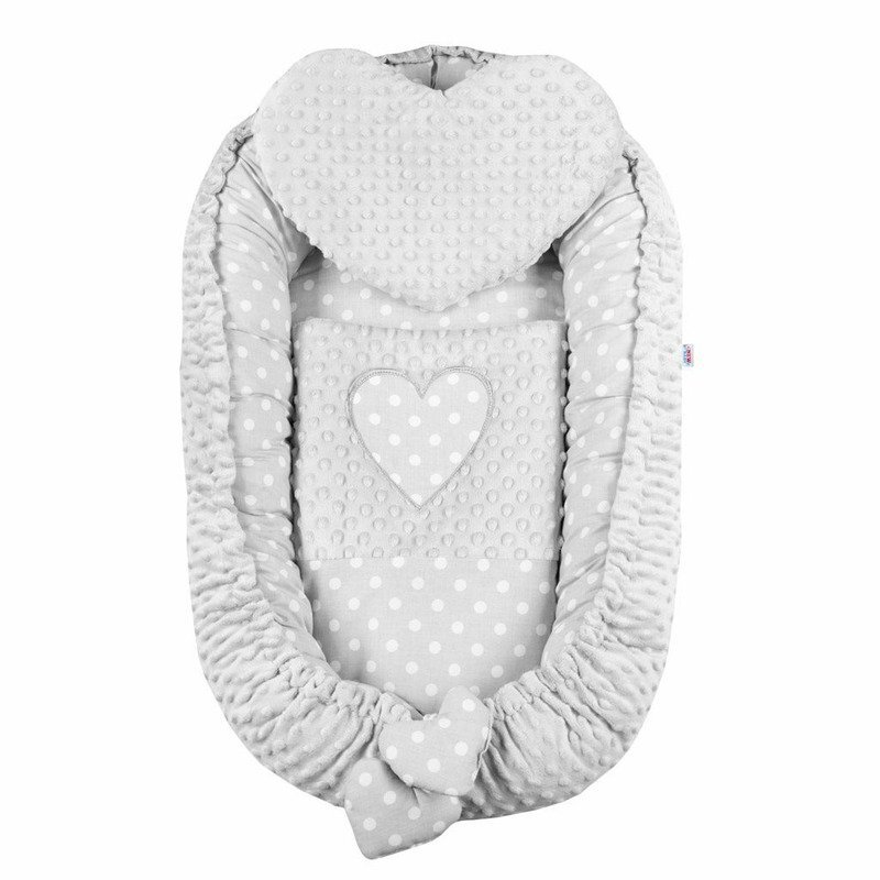 New Baby Set 3 piese Luxury Baby Nest cu doua fete cu paturica si pernuta in forma de inima Minky Heart Grey