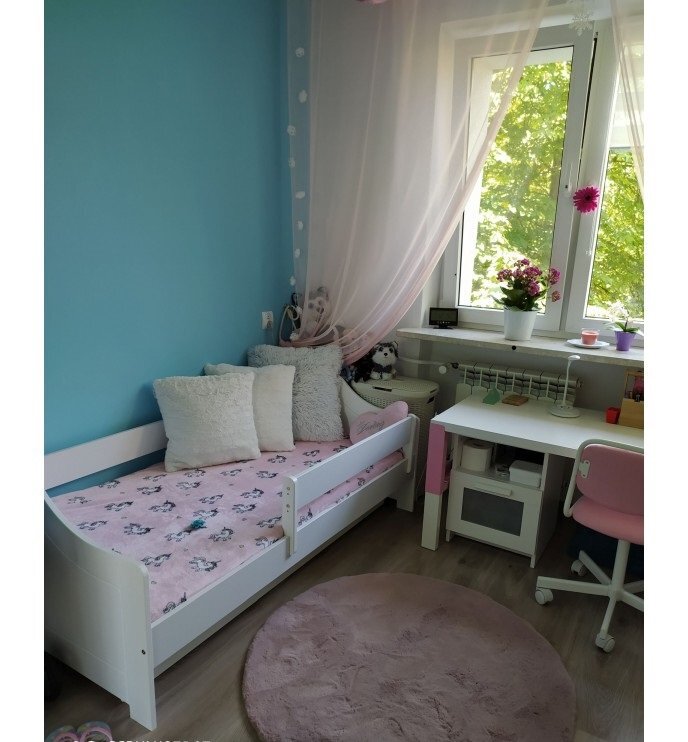 Nichiduta Patut din lemn si MDF Lili Alb 140x80 cm + bariera de siguranta 90 cmmargini rotunjitemateriale si vopsele sigure pentru copii