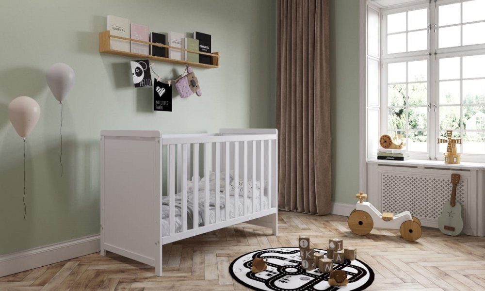 Nichiduta Set Patut din lemn 120x60 cm Lilia White cu margini rotunjite si somiera reglabila + Saltea cu husa detasabila din microfibra 12 cm grosime Cocos Comfort +