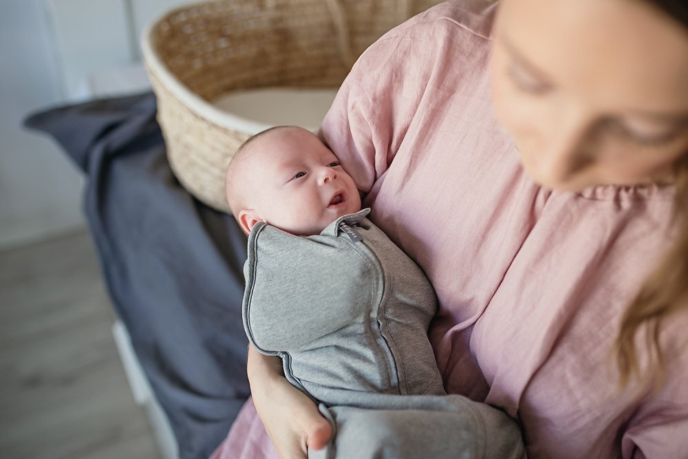 Nor Pufos Saculet swaddle pentru infasat nou nascut + caciulita First Step bej Sleepee