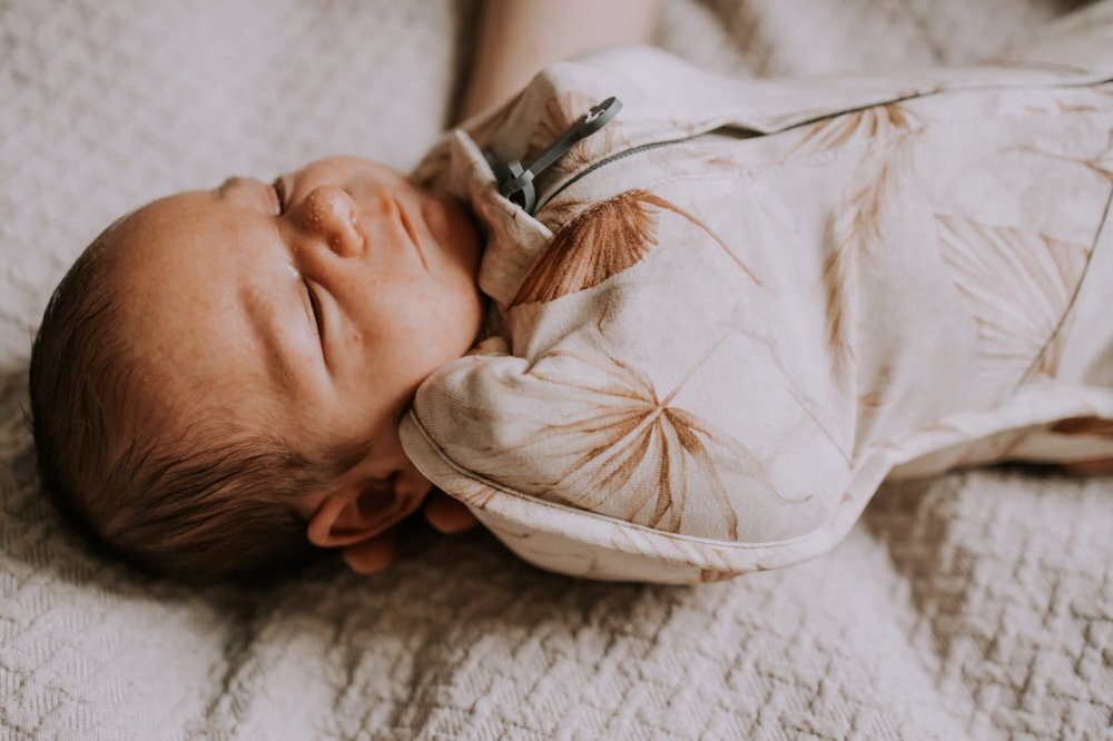 Nor Pufos Saculet Swaddle pentru infasat nou nascut + caciulita First Step Boho Sleepee