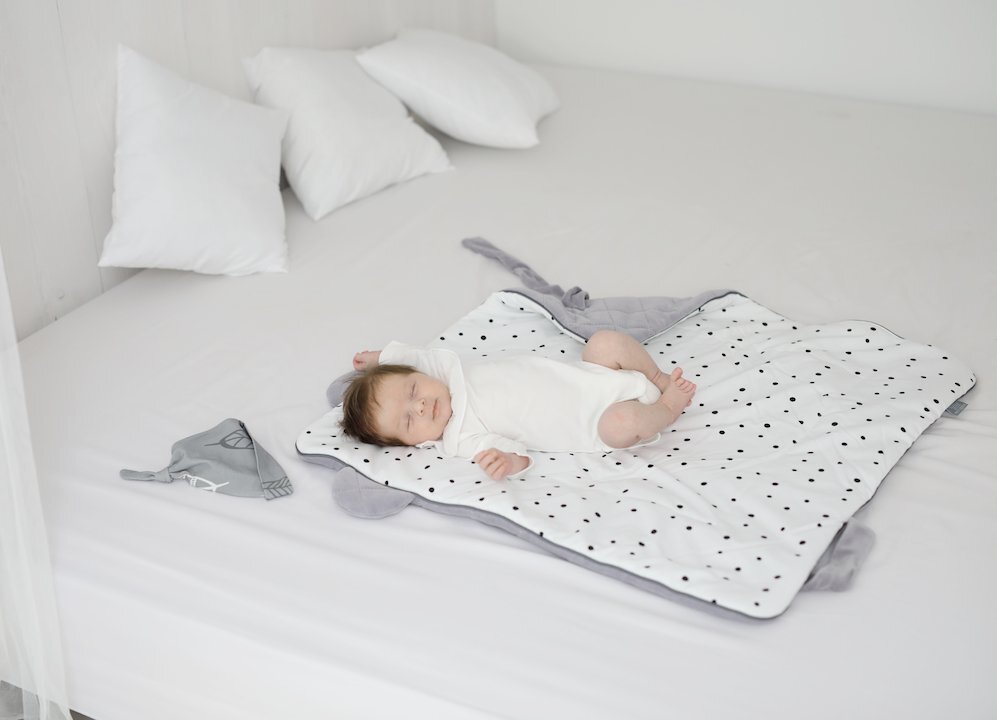 Nor Pufos Wrap cu urechi Babyhorn pentru nou nascut Royal Baby Sand Sleepee