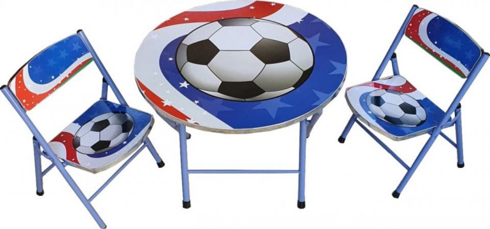 Novokids Masuta pliabila pentru copii din MDF Round folding table Cu doua scaune pliabile Diametru 60 cm 2 niveluri de inaltime Suprafata lucioasa Model minge de fotbal Albastru