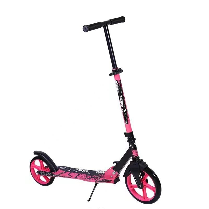 Novokids Trotineta copii si adolescenti Funky Camo PRO Roz Camuflaj maxim 100 kg functie Super Brake diametru roata fata 230 mm