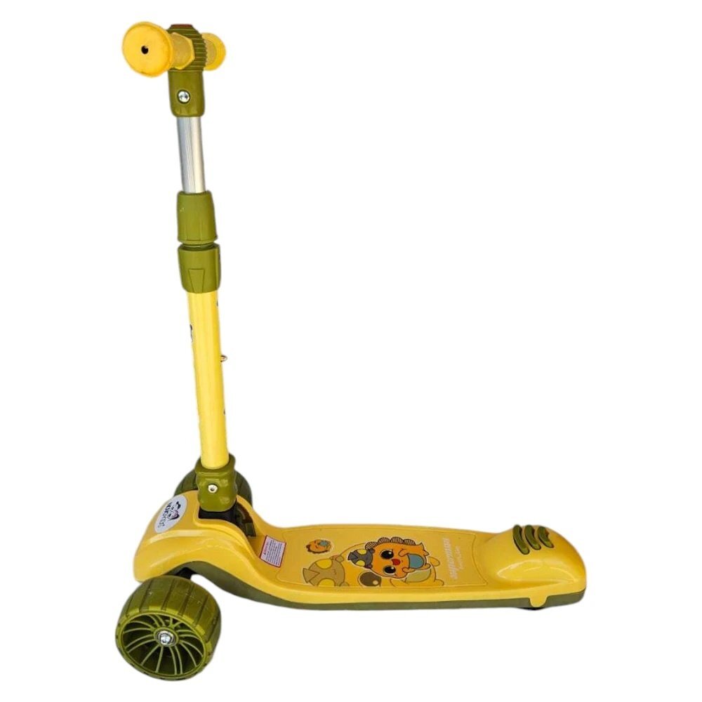 Novokids Trotineta pentru copii Mini Scooter 8150 Galben cu roti luminoase din silicon melodii si lumini 3 roti pliabila maner reglabil pe inaltime greutate suportata 50 kg