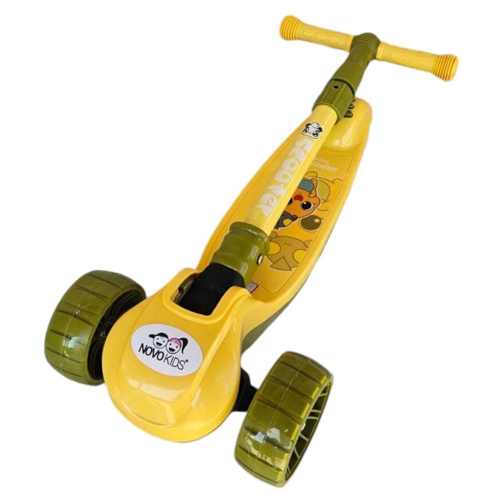 Novokids Trotineta pentru copii Mini Scooter 8150 Galben cu roti luminoase din silicon melodii si lumini 3 roti pliabila maner reglabil pe inaltime greutate suportata 50 kg