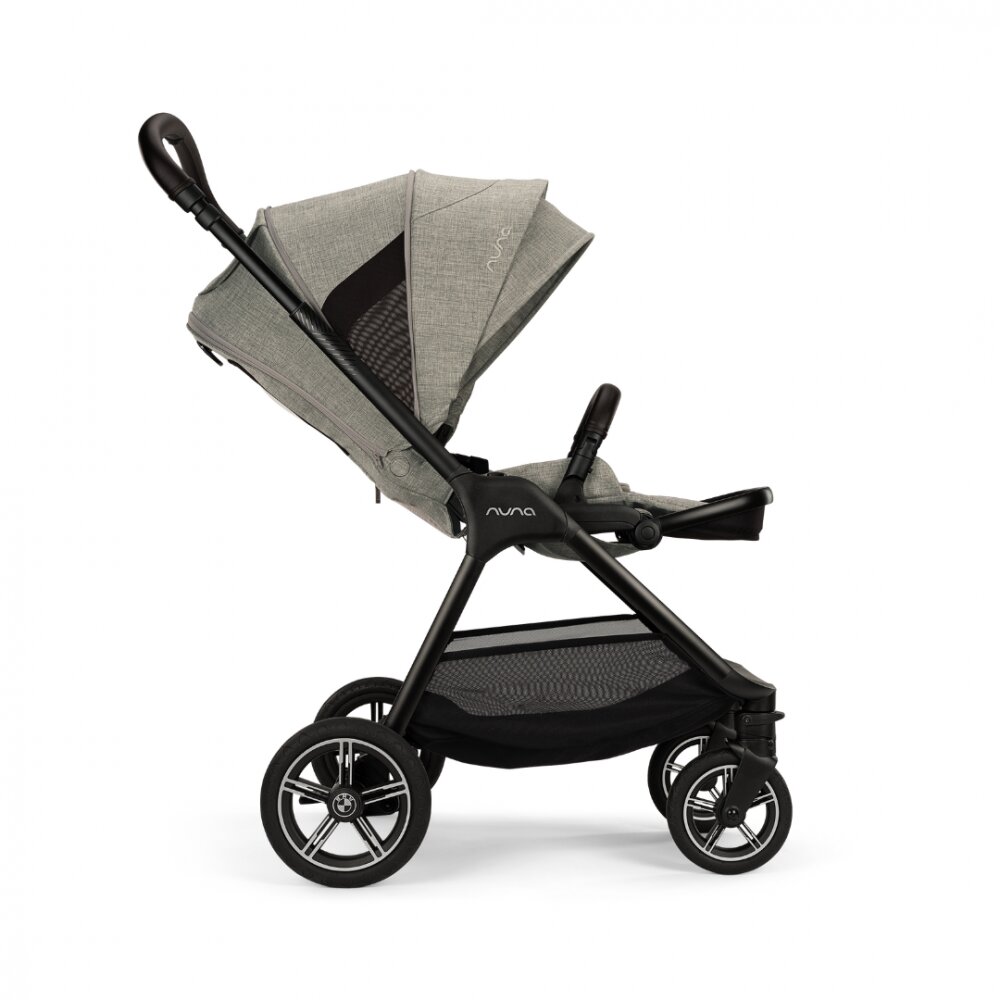 NUNA Carucior pentru copii x BMW TRIV next Gri Graphene ultracompact spatar reglabil sezut reversibil suspensii maner parental si suport pentru picioare reglabile husa de ploaie