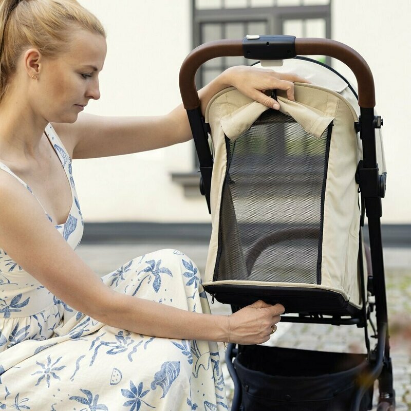 Petite&Mars Carucior pentru copii PetiteMars Fly Negru cu pliere compacta spatar reglabil pana la pozitie de somn suport picioare reglabil copertina extensibila cu protectie UPF40+ suport pahar inclus pana la 22 kg 0 luni+