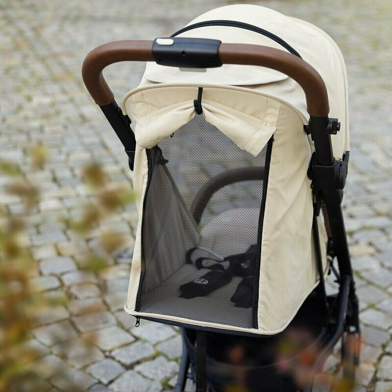 Petite&Mars Carucior pentru copii PetiteMars Fly Negru cu pliere compacta spatar reglabil pana la pozitie de somn suport picioare reglabil copertina extensibila cu protectie UPF40+ suport pahar inclus pana la 22 kg 0 luni+