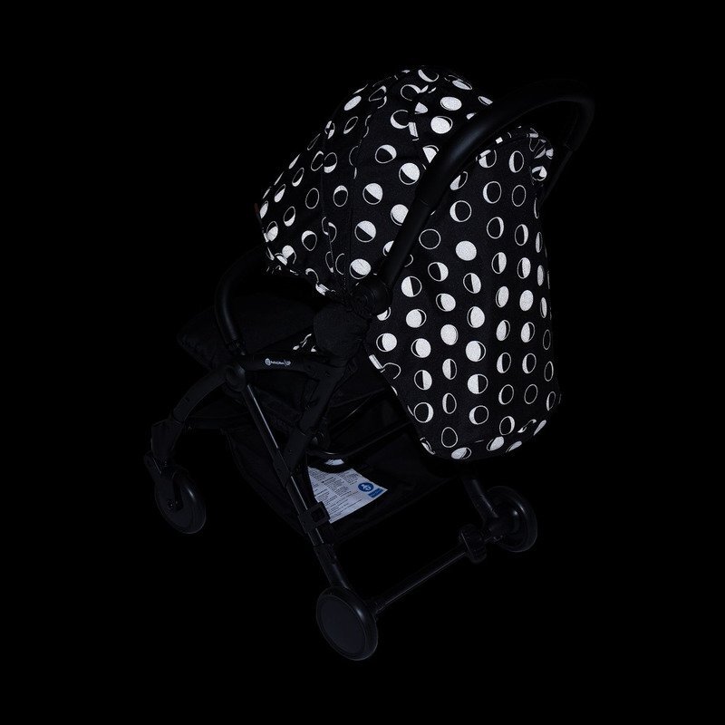 Petite&Mars Carucior sport PetiteMars Up Editie limitata Capotina reflectorizanta Ultracompact si usor 6 luni+ 5.8 kg Bara detasabila Sarcina maxima 22 kg Standard de siguranta EN 1888-22018 Gri Inchis