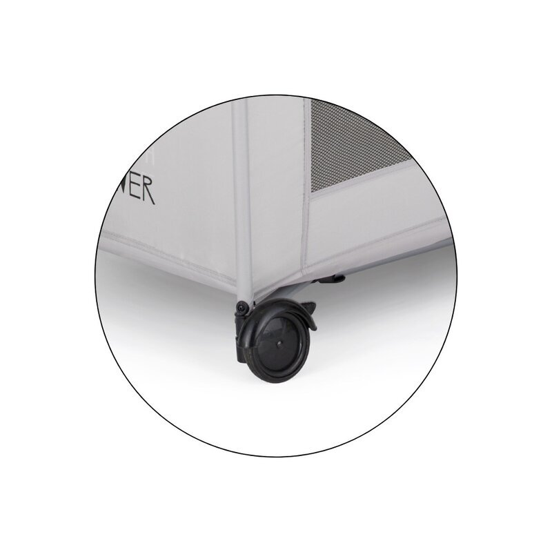 Petite&Mars Patut pliabil pentru copii PetiteMars Koot gri 120x60 cm cu roti functie de tarc pliere compacta include geanta de transport intrare laterala cu fermoar greutate admisa 15 kg 0-30 luni