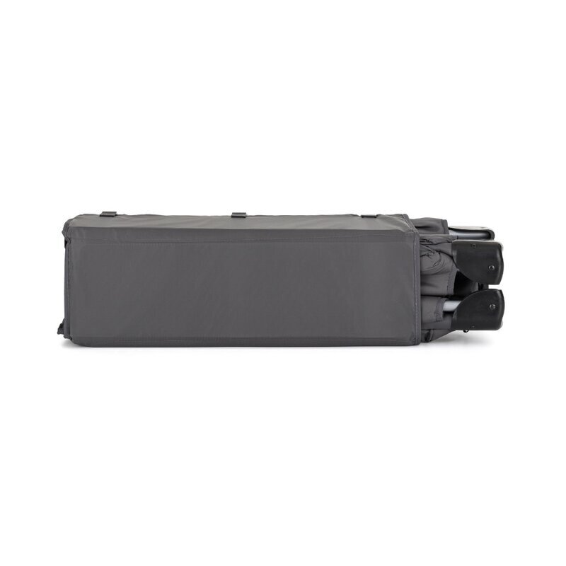 Petite&Mars Patut pliabil pentru copii PetiteMars Koot Gri Charcoal cu roti functie de tarc pliere compacta include geanta de transport intrare laterala cu fermoar greutate admisa 15 kg 0-30 luni 120x60 cm